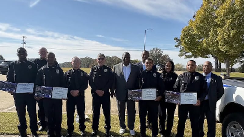 Columbus celebrates police academy graduates