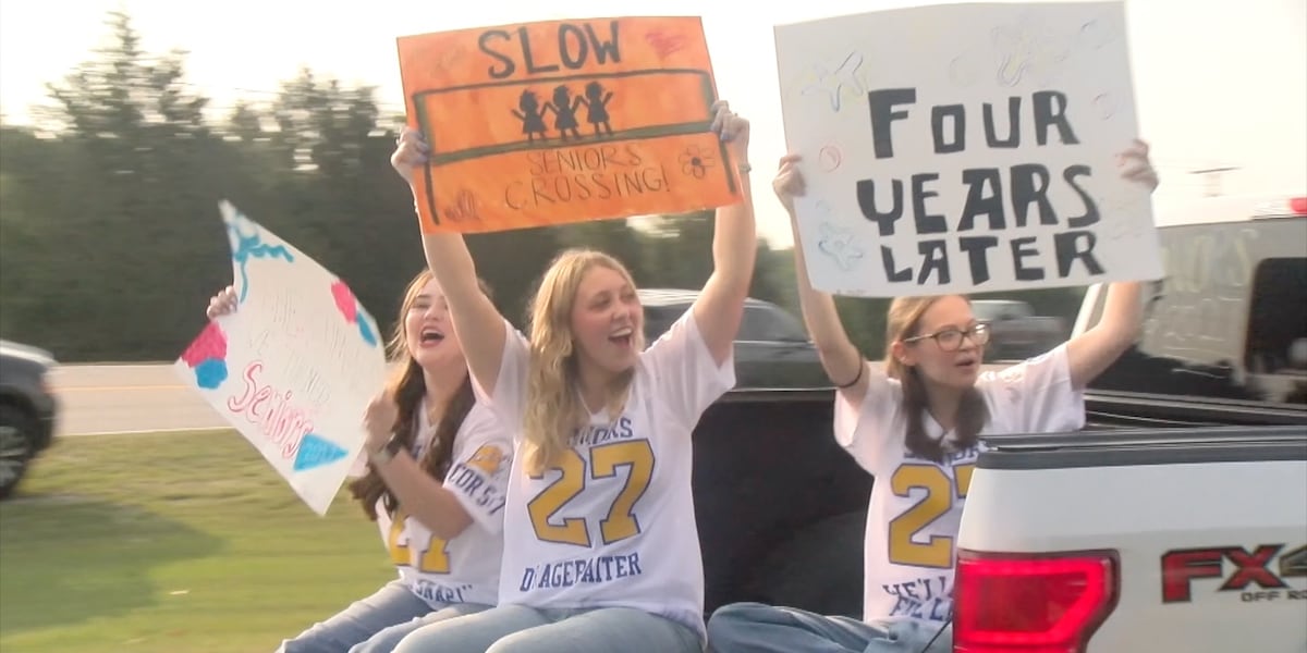 Tupelo High seniors kick off last first day with annual parade