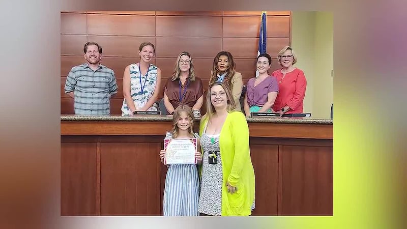 A 5th grader’s quick thinking helps save a bus driver struggling to breathe.